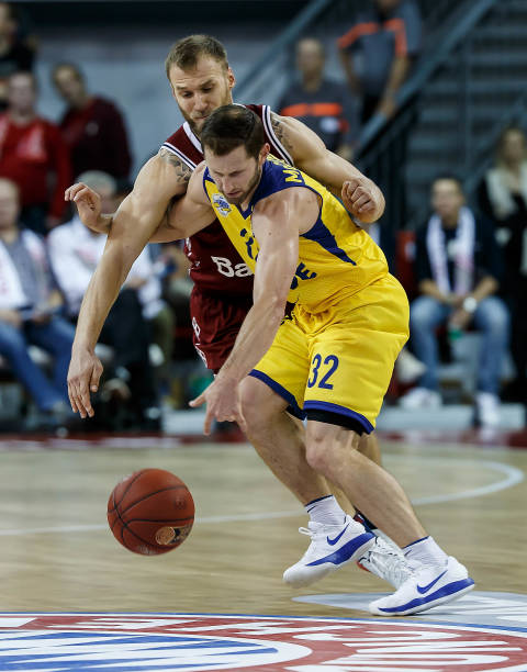 凭借细致入 凭借细致入