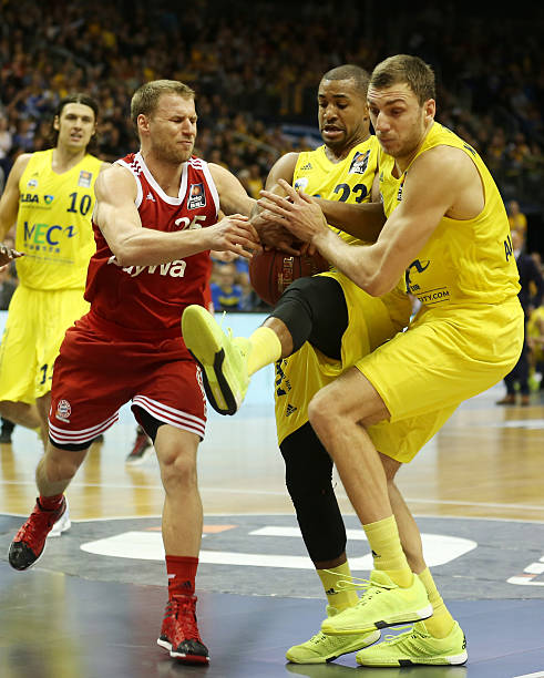 现出非凡的 现出非凡的