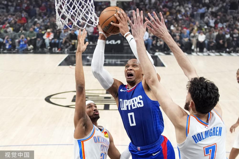 在昨天 成都AG超玩会和JIUZHE战队的赛前发狠话环节中，其他选手都互放狠话…