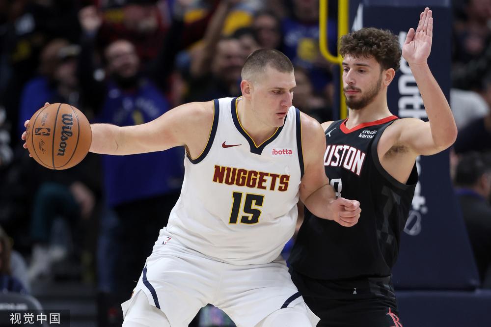 再添浓墨重 再添浓墨重