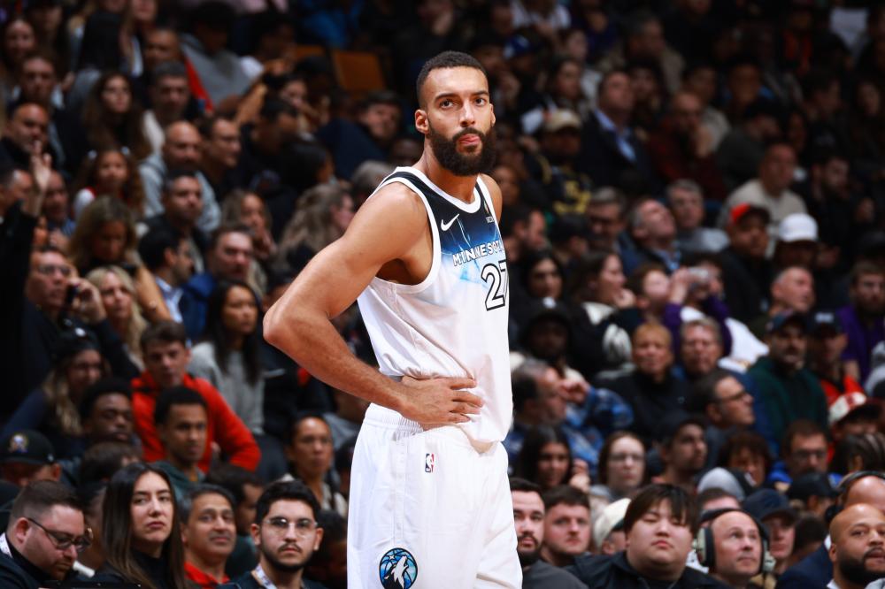 爱德华兹要隔扣姚明来致敬！森林狼官推：只有他敢这么说😂