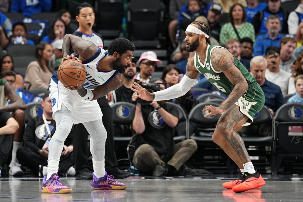 热身赛中受 热身赛中受